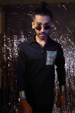 BLACK SHIRT WITH METALLIC POCKET SQUARE AND CUFF