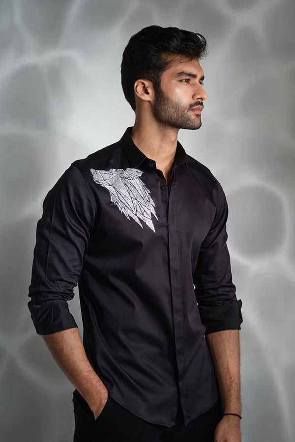 BLACK SHIRT WITH SILVER CUTDANA HAND EMBROIDERED WOLF